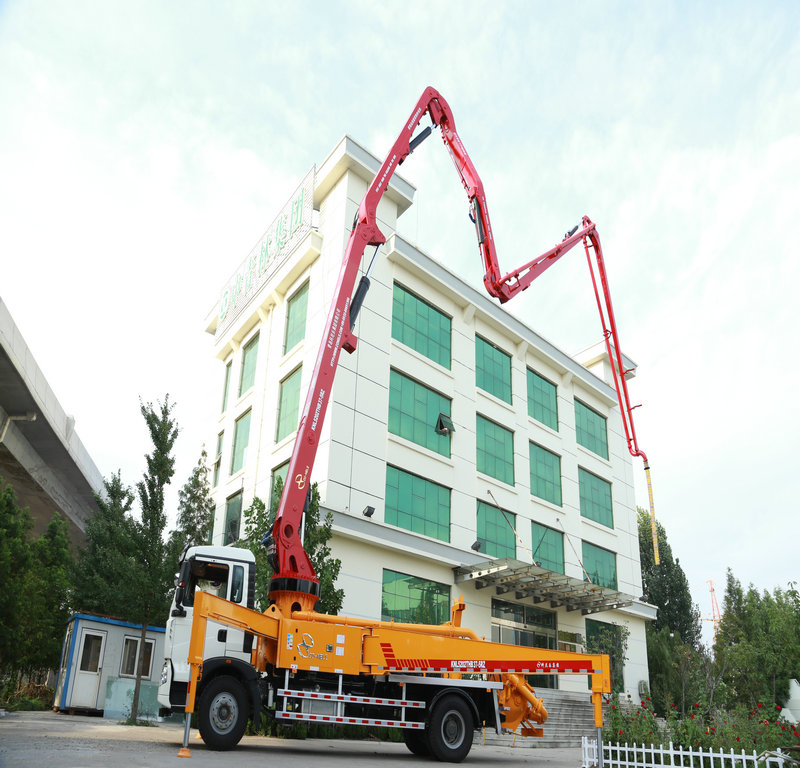 小型混凝土泵車，天泵，小型泵車，泵車