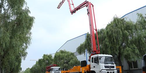 科尼樂淺析小型混凝土泵車工作中傾倒側(cè)翻如何預(yù)防？