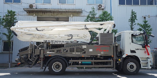 泵車不僅減輕施工的負擔(dān)，還能輕松施工