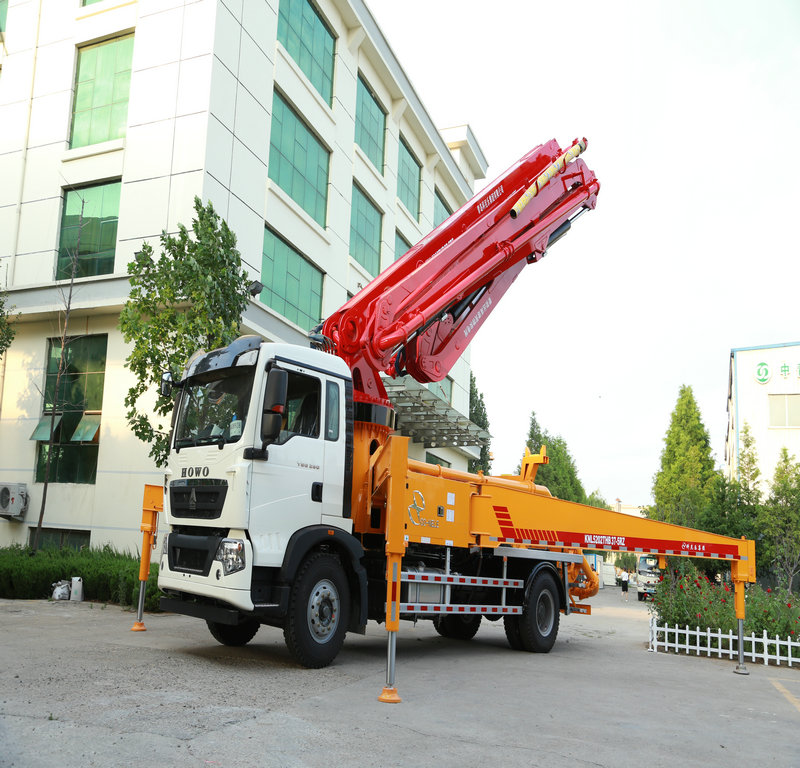 混凝土臂架泵車，小型混凝土泵車，天泵，泵車，小型泵車
