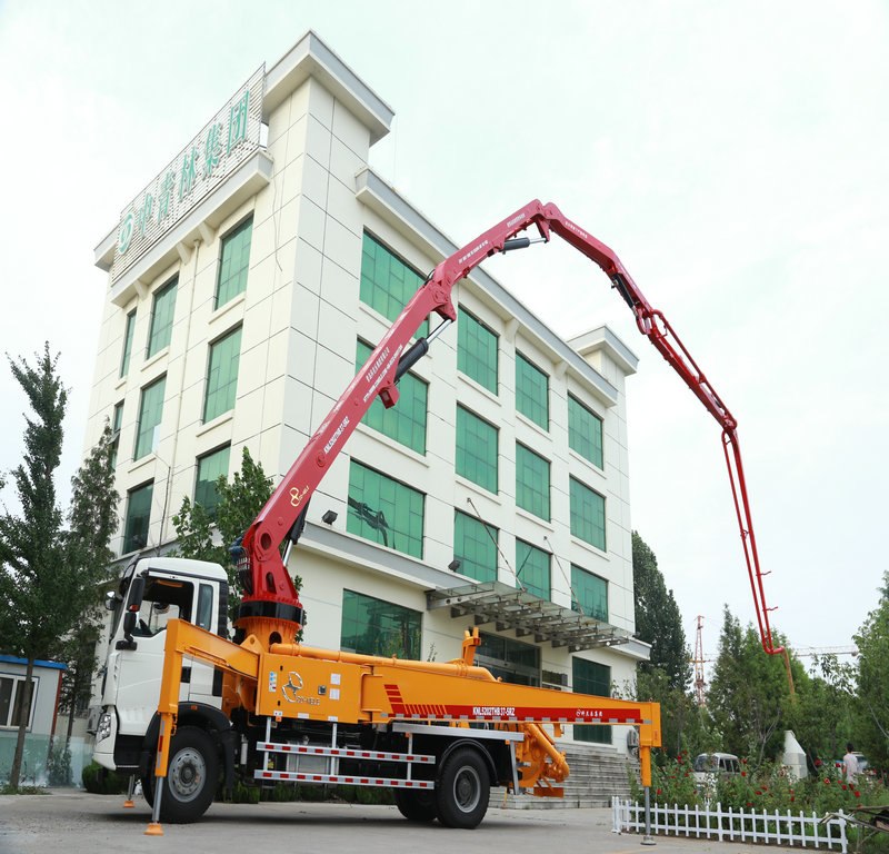 小型混凝土泵車，天泵，小型泵車，混凝土泵車