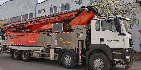 科尼樂58米泵車針對大型施工而設(shè)計，適合多種工地工況